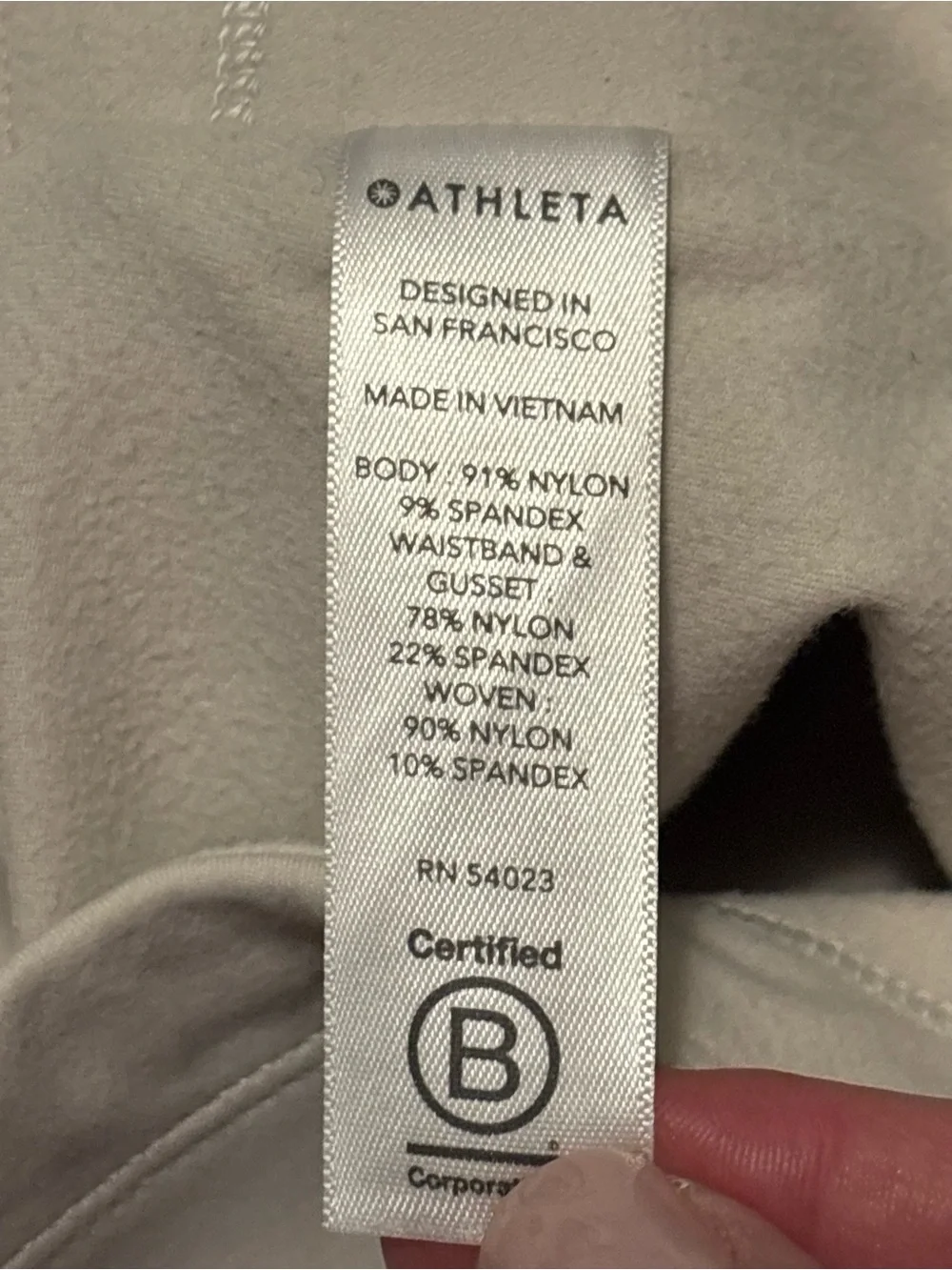 Athleta Peak Hybrid